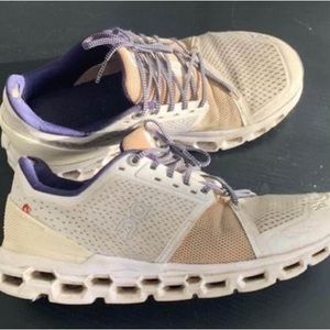 On Cloudstratus women’s runners